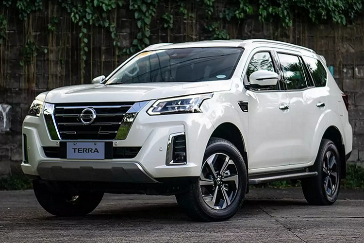 Can canh Nissan Terra 2022 sap ve Viet Nam, 