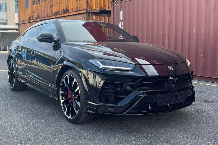 Lamborghini Urus hon 20 ty, nhap tu un un “no don” ve Viet Nam-Hinh-2