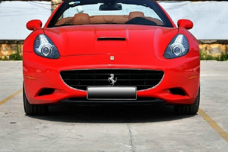 Ferrari California mui tran hon 10 nam tuoi len san xe cu Viet Nam-Hinh-7