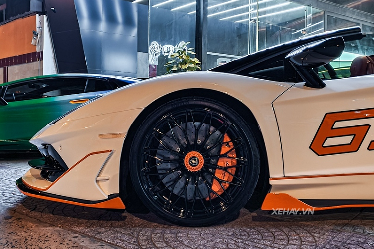 Lamborghini Aventador LP 700-4 do khung cua tay choi Dak Lak-Hinh-4