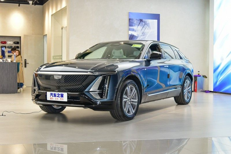 Cadillac Lyriq chay dien “hang hot” them ban AWD, gan 2 ty dong-Hinh-2