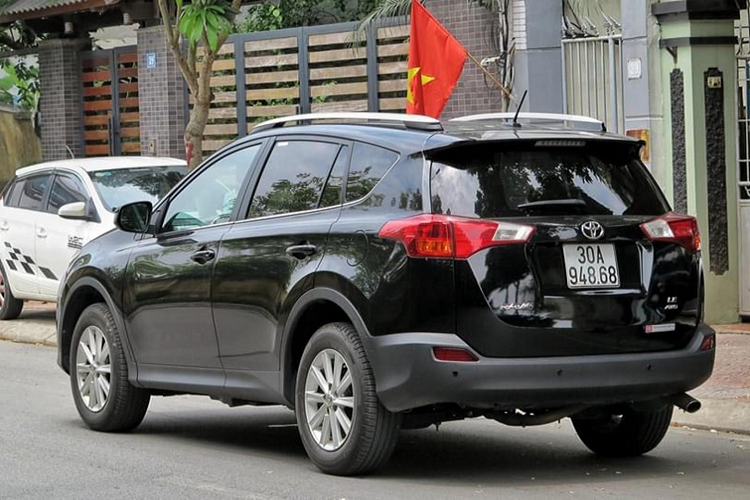 Co nen mua Toyota RAV4 chay 7 nam, ban hon 1 ty o Ha thanh?-Hinh-2