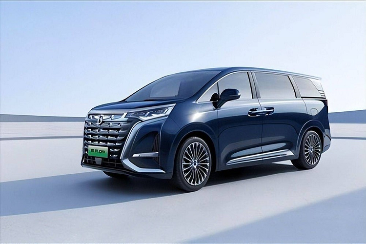 Denza D9 cua Trung Quoc tu 1,17 ty dong, “dau” Toyota Alphard