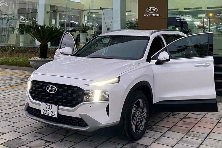 Day la nhung chiec xe SUV Hyundai SantaFe bien VIP nhat Viet Nam-Hinh-8