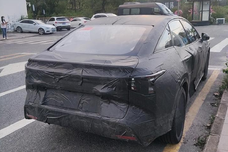 Toyota bZ5 - xe dien voi kich thuoc nhu Camry 