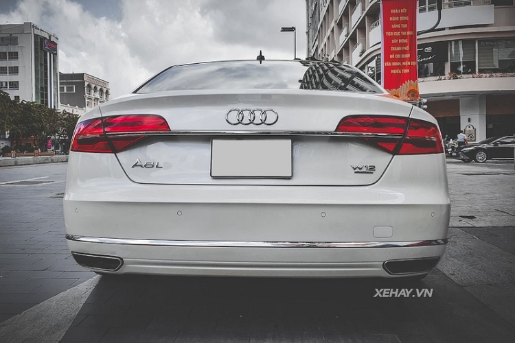 Audi A8L W12 gan 10 tuoi 