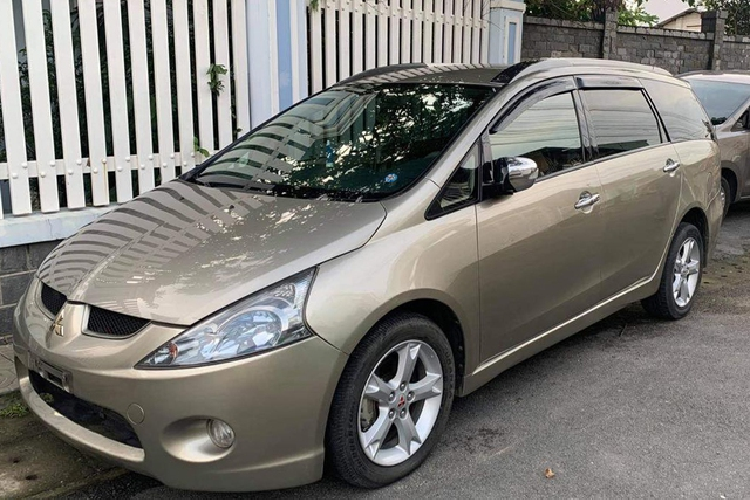 Mitsubishi Grandis chay hon 100.000km, rao ban hon 300 trieu o Dong Nai-Hinh-3