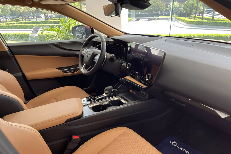 Can canh Lexus NX 350h 2022 gia 3,3 ty dong tai Viet Nam-Hinh-11