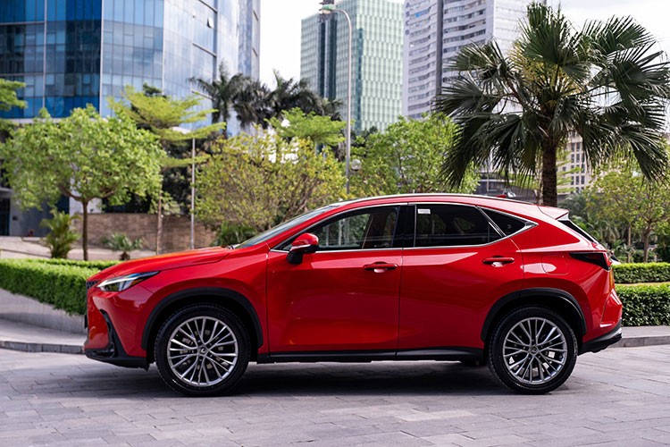 Can canh Lexus NX 350h 2022 gia 3,3 ty dong tai Viet Nam-Hinh-13