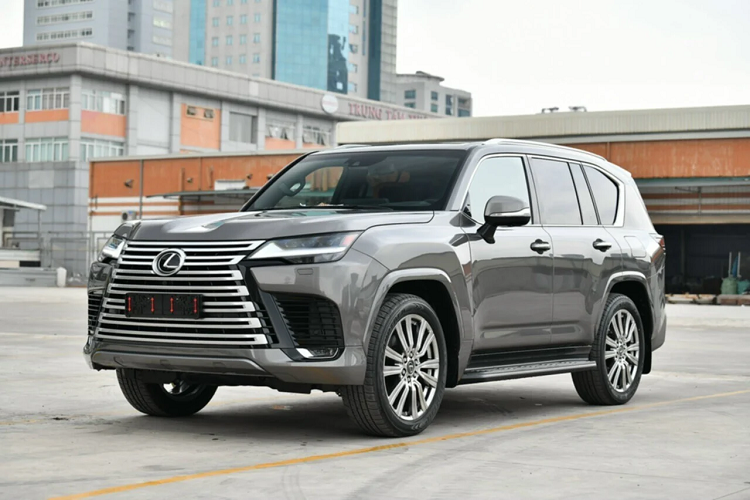 Lexus LX600 Ultra Luxury hon 10 ty ve Viet Nam sang chanh co nao?-Hinh-2