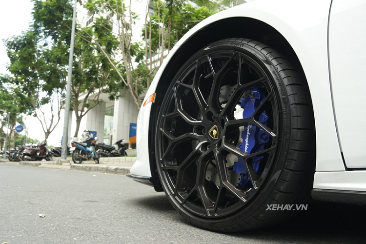 Lamborghini Huracan EVO thu 2 ve Viet Nam, chi khoang 15 ty dong-Hinh-5