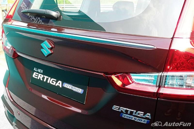 Can canh Suzuki Ertiga Hybrid 2022 