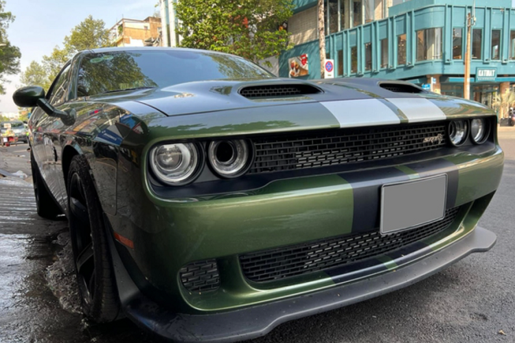 Dodge Challenger Hellcat Redeye trong bo suu tap xe nghin ty cua 