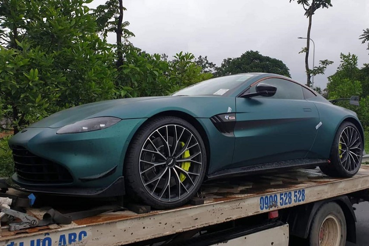 Sieu xe Aston Martin Vantage F1 Edition dau tien 