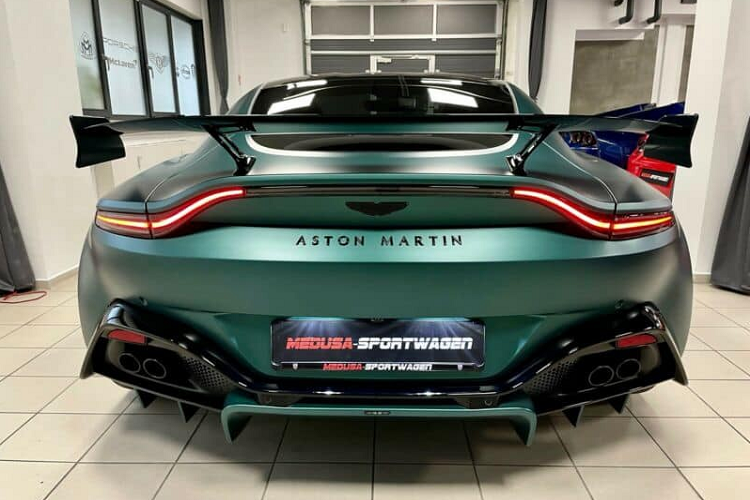 Sieu xe Aston Martin Vantage F1 Edition dau tien 