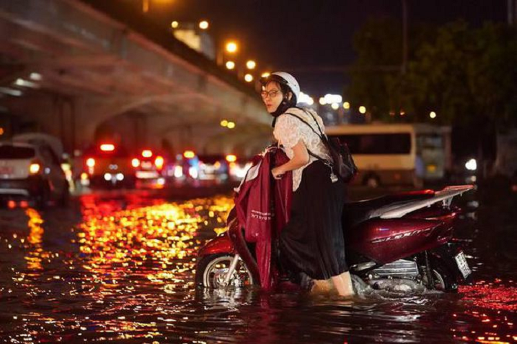 Ha Noi cu mua la ngap, tram bom nghin ty hoat dong ra sao?