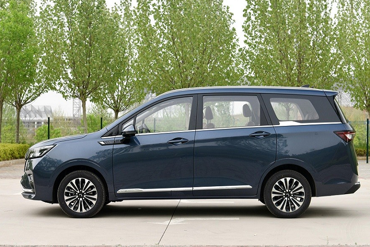 Lien doanh GM ra mat MPV nhu Toyota Innova, nhung gia chi bang 1/3-Hinh-3