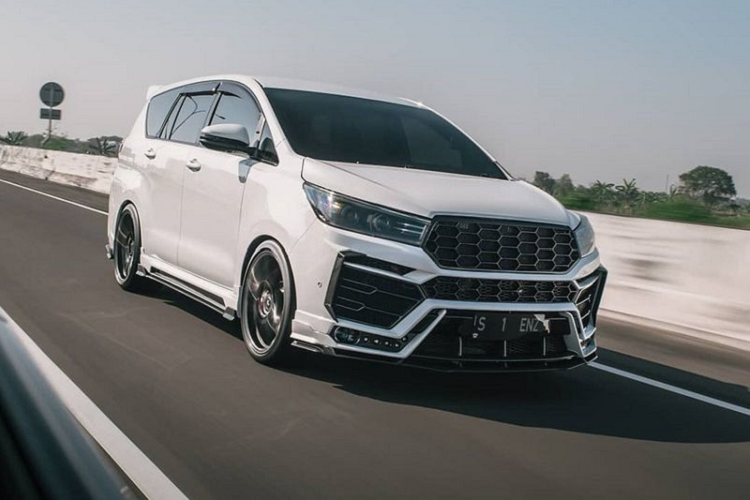 “Toyota Innova tai sinh” thanh sieu SUV Lamborghini Urus o Indonesia