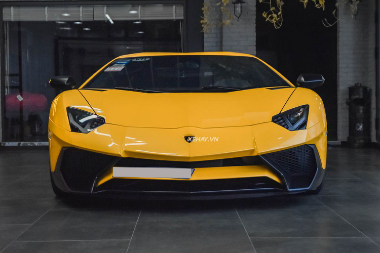 “Tom gon” Lamborghini Aventador SV Coupe thu hai tai Viet Nam-Hinh-3