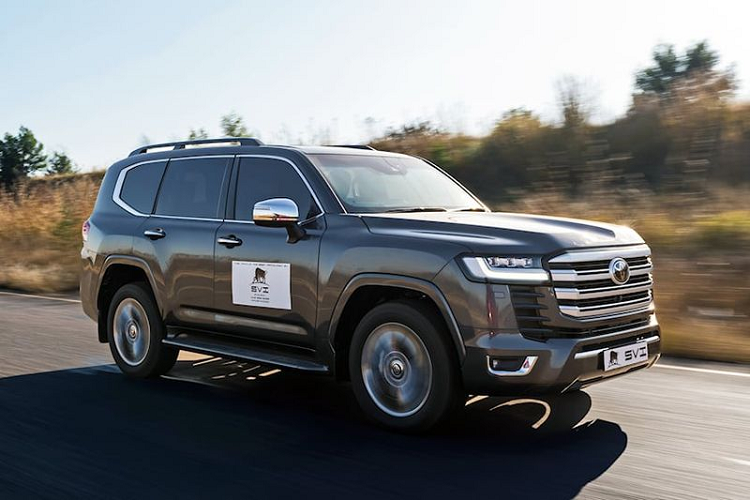 Toyota Land Cruiser 2022 do “phao dai di dong” tu SVI Engineering