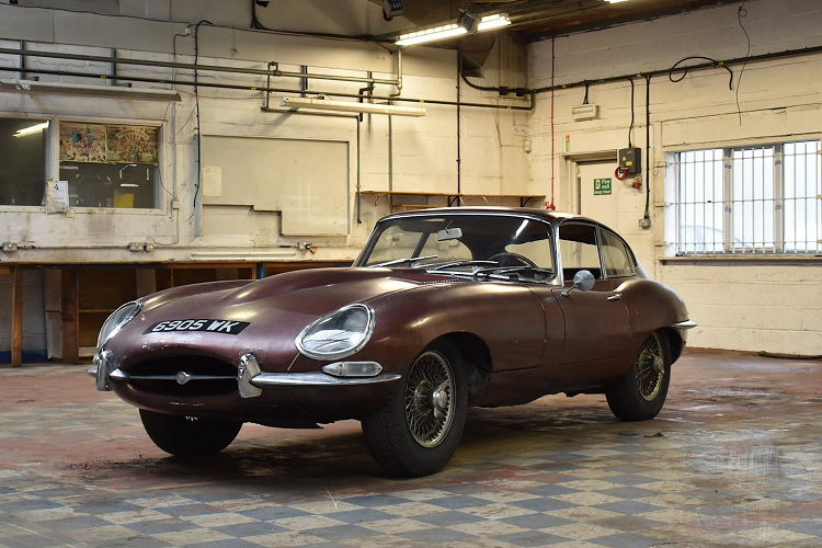 Ngam chiec Jaguar E-Type doi 1963 