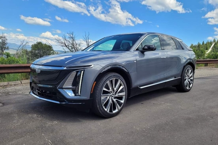 Cadillac Lyriq Debut Edition 2023 chay 500 km/lan sac, tu 1,3 ty dong