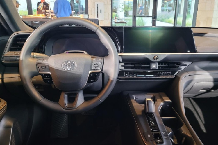 Toyota Crown 2023 “bo truong” co du cac phien ban tu sedan den SUV-Hinh-10