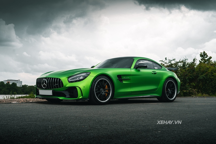 Mercedes-AMG GT R gan 12 ty ve Viet Nam, mau son xanh “hang thua“-Hinh-2