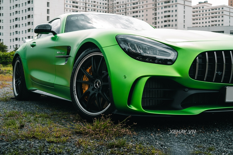 Mercedes-AMG GT R gan 12 ty ve Viet Nam, mau son xanh “hang thua“-Hinh-3