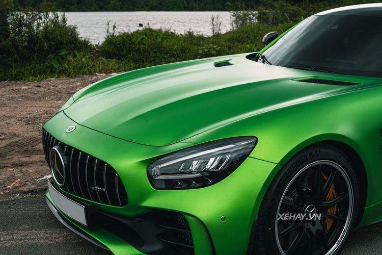 Mercedes-AMG GT R gan 12 ty ve Viet Nam, mau son xanh “hang thua“-Hinh-7