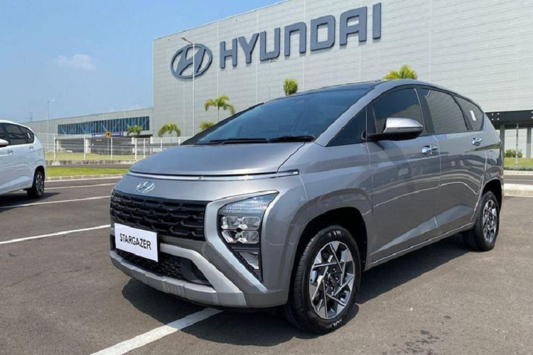 Tan thay Hyundai Stargazer 2023 gia re, chi tu 378 trieu dong-Hinh-2