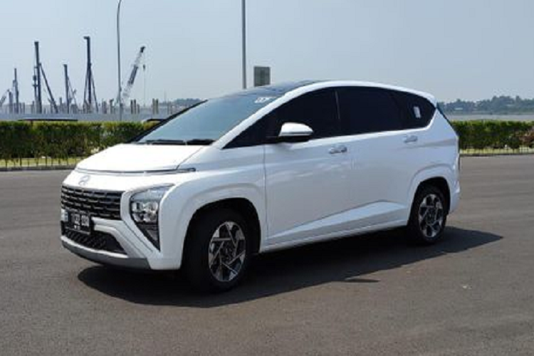 Tan thay Hyundai Stargazer 2023 gia re, chi tu 378 trieu dong-Hinh-3