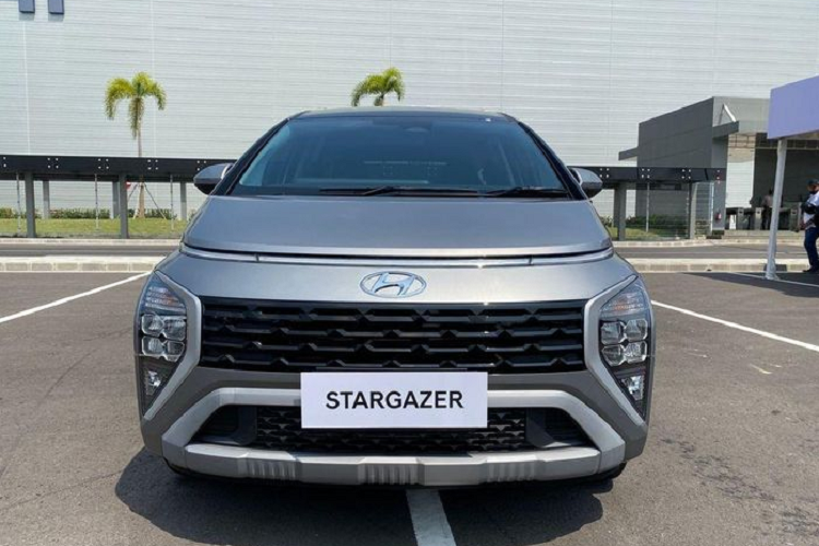 Tan thay Hyundai Stargazer 2023 gia re, chi tu 378 trieu dong