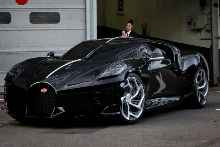 Bugatti La Voiture Noire dat - doc nhat lan banh, bien so gay to mo-Hinh-3