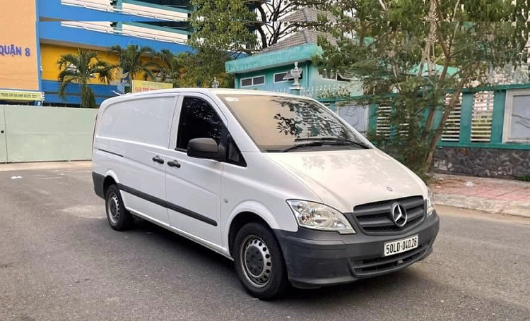 Mercedes-Benz Vito tai Viet Nam bi trieu hoi vi loi tui khi