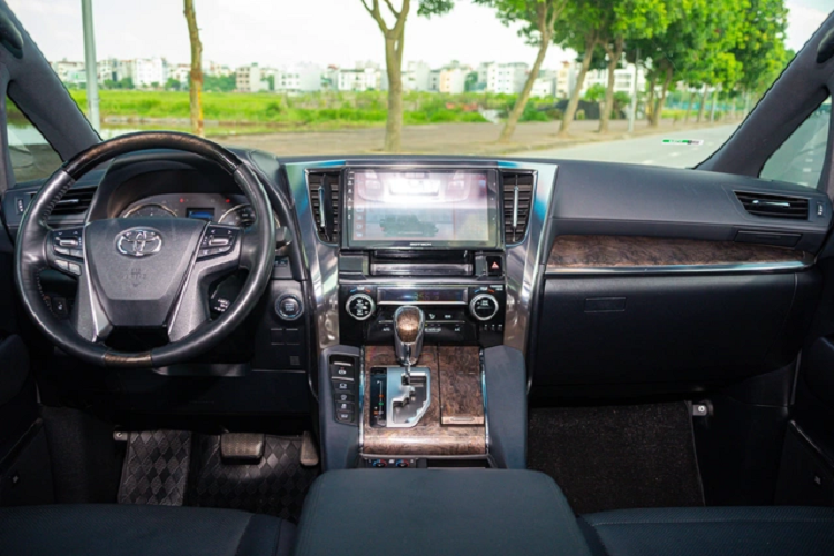 Toyota Alphard - 