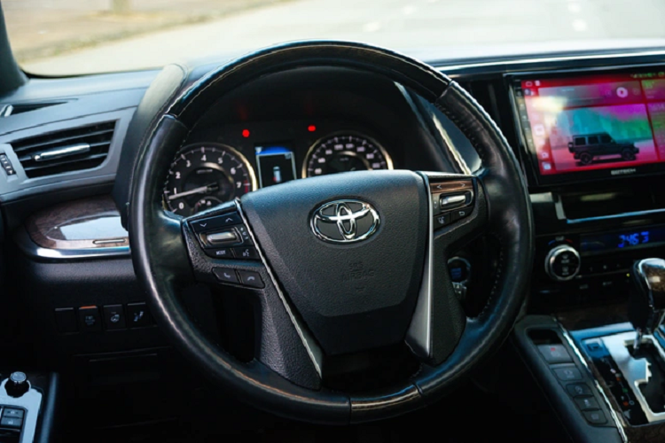 Toyota Alphard - 