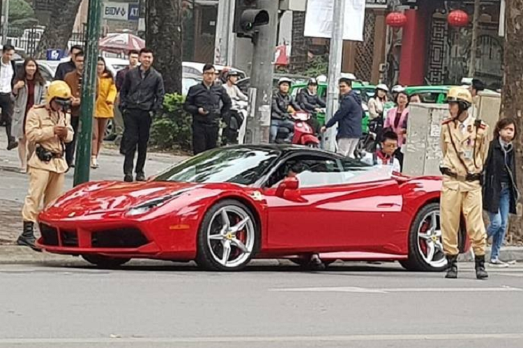 Ly lich khung cua Ferrari 488 GTB hon 20 ty, 