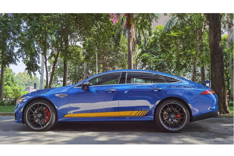 Mercedes-AMG GT 53 nang cap ve Viet Nam, tang hon 400 trieu dong-Hinh-2