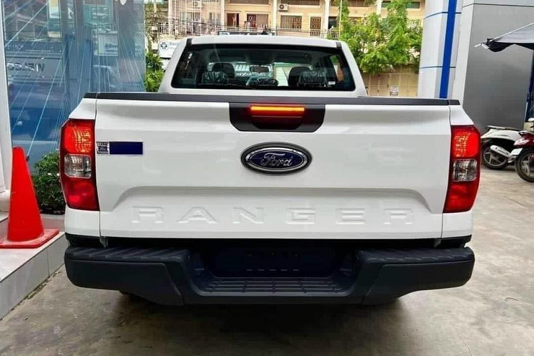 Chi tiet Ford Ranger 2023 ban tieu chuan XL 