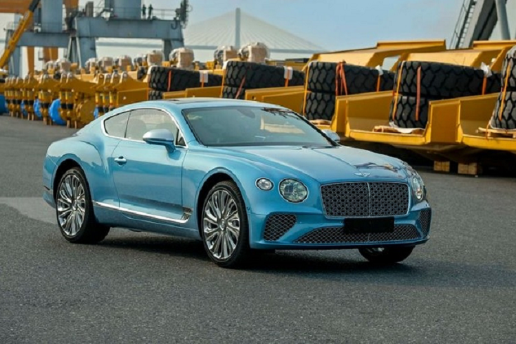 Can canh Bentley Continental GT V8 Mulliner hon 21 ty tai Ha Noi