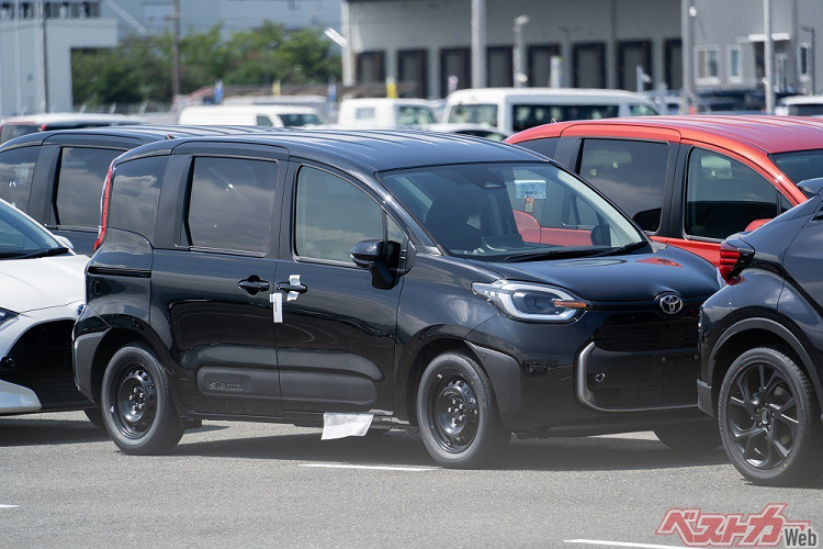 Toyota Sienta 2023 gia re chot lich ra mat, chi tu 333 trieu dong-Hinh-4