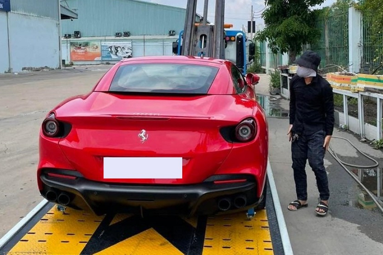 Ferrari Portofino M hon 15 ty dong tai Thai Lan 