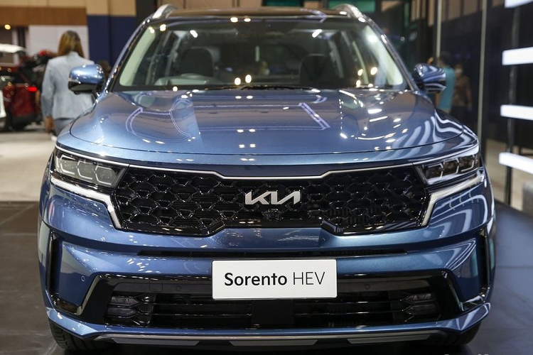 Can canh Kia Sorento HEV 2023 