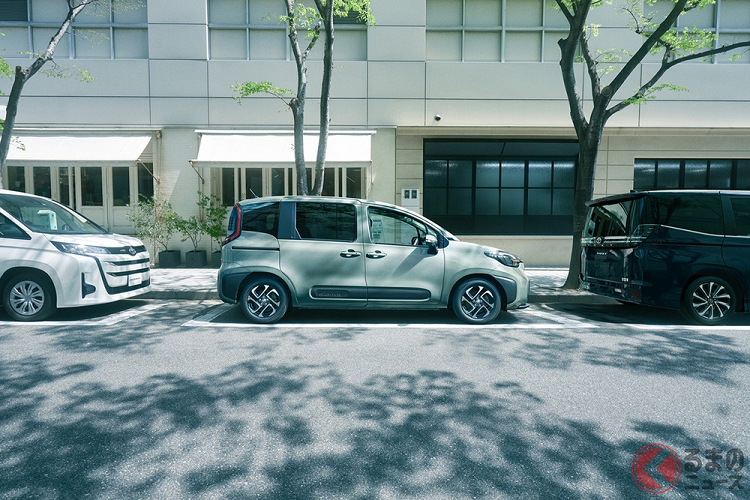 Can canh Toyota Sienta 2023 - MPV 