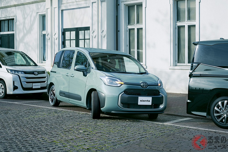 Can canh Toyota Sienta 2023 - MPV 