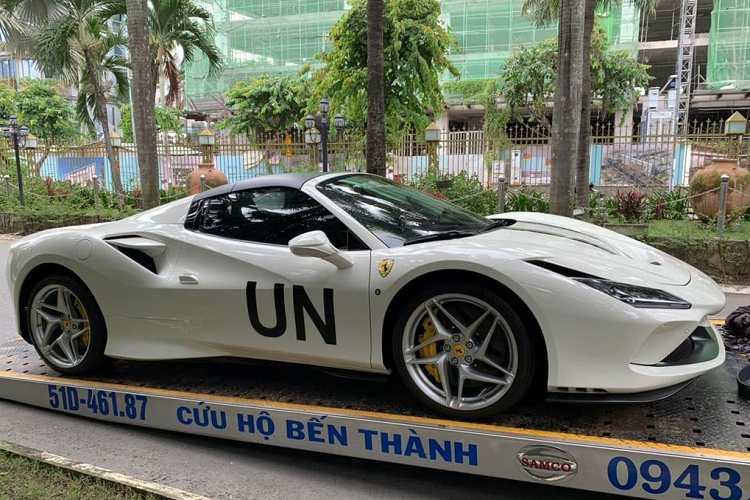 Ferrari F8 Spider hon 25 ty cua ong Dang Le Nguyen Vu ra bien so-Hinh-2