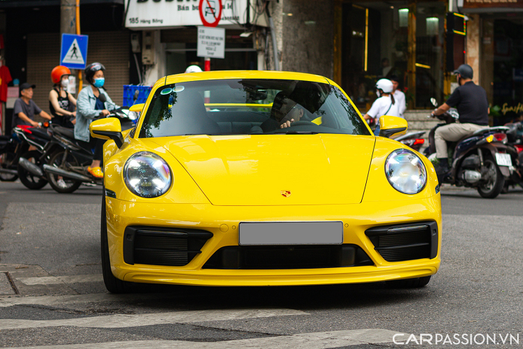 Cham mat Porsche 911 Carrera GTS tu 8,8 ty cua dan choi Ha Noi-Hinh-10