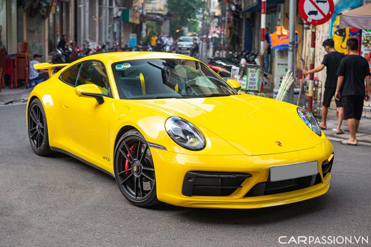 Cham mat Porsche 911 Carrera GTS tu 8,8 ty cua dan choi Ha Noi-Hinh-3