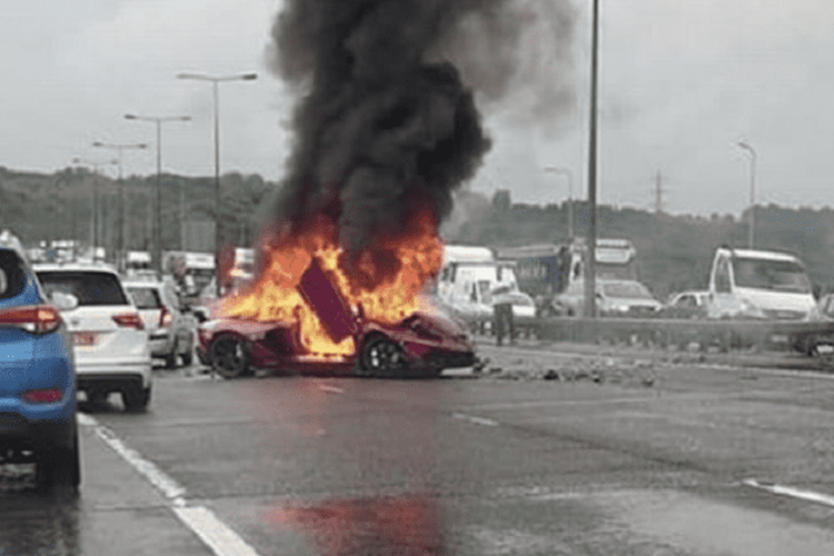 Xot xa nhin Lamborghini Aventador SVJ hon 7,4 ty chay tro khung-Hinh-2